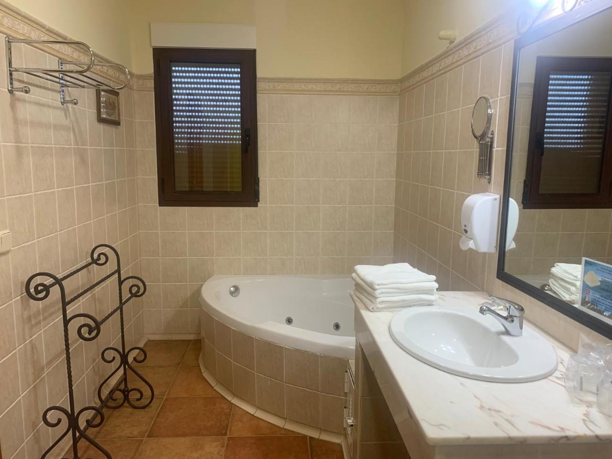 Hotel Langa Cerezo de Abajo エクステリア 写真